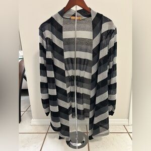 Ellen Tracy Sz L Striped Black and Gray Cardigan